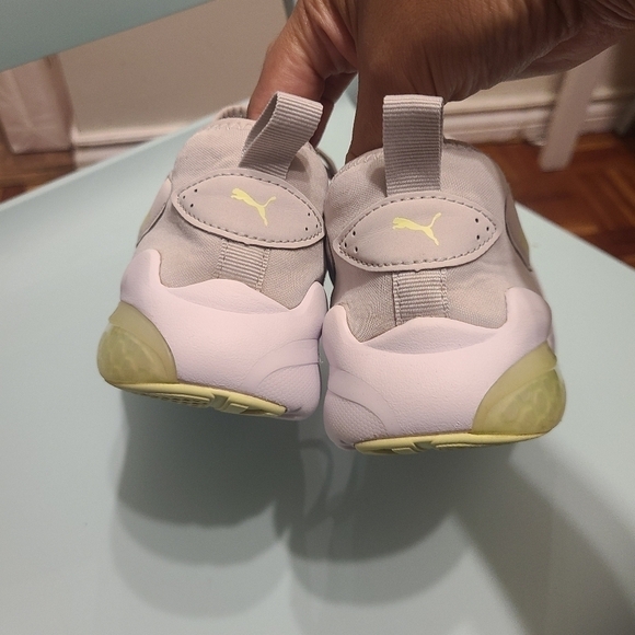 Puma kids sneakers size 2.5 - Picture 4 of 6